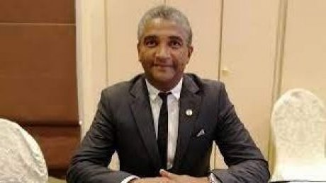 وزير الرياضة يهنئ رئيس الوفد التونسي بوصول المنتخب إلى نهائي كأس العرب
