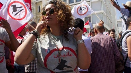 4 أشهر سجن مع خطية مالية قدرها 500 دينار بتهم كيدية ملفقة لاسكات الناشطة مريم البريبري