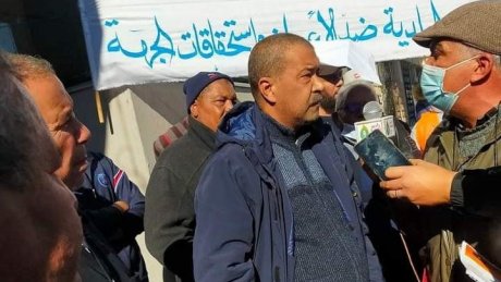 البلديون في قابس ينفذون يوم غضب ويهددون باعتصام مفتوح بسبب رفض رئيس البلدية للتحاور معهم حول مطالبهم المشروعة