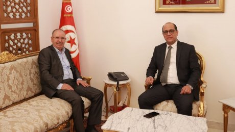 لقاء بين الامين العام للاتحاد ووزير الشؤون الاجتماعية