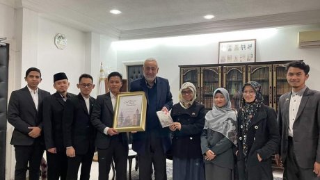 الجوامع التاريخية لمدينة تونس بعيون طلبة اندونسيون