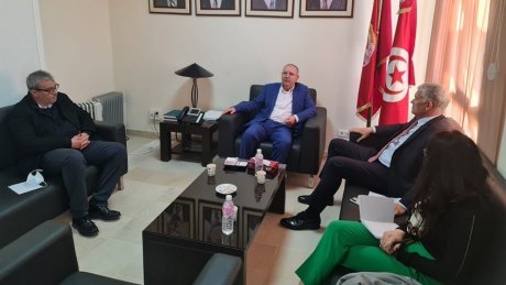 الأمين العام يستقبل سفير فرنسا بتونس : تأكيد مشترك على دعم تونس والتجربة الديمقراطية