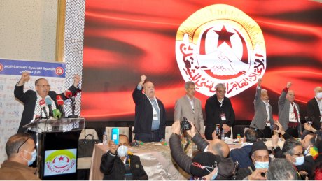 .الأمين العام يشيد في كلمته الافتتاحية بنضالية صفاقس ويؤكد مصادقة الأغلبية على مقترحات تطوير القانون الاساسي
