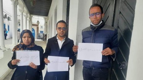 الحكومة انقلبت على اتفاق سابق: تواصل اعتصام المكلفين بالإعلام بالوزارات والمؤسسات العمومية ولا حياة لمن تنادي !