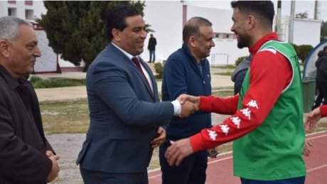 بعد منع جماهير المنتخب من ارتداء أقمصة الأندية: والي بن عروس يعدل عن قراره