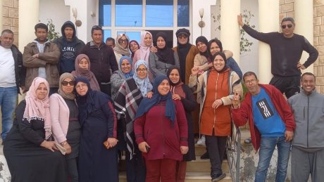في خطوة تصعيدية وللمطالبة باجورهم.. عمال شركة البستنة والغراسات بقبلي يغلقون مقرات معتمديات الجهة