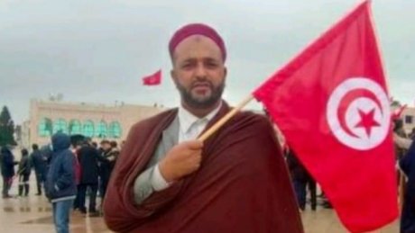 بعد ان انهى تكليف عضو الجامعة بسبب نشاطه النقابي..وزير الشؤون الدينية يحاول شيطنة النقابيين وتأليب الراي العام عليهم