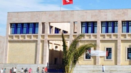 النقابة الأساسية للثقافة ببن عروس: مراسلة الوزيرة الخاصة ببطاقات الحضور قفزة غير رصينة...وهذه الأسباب