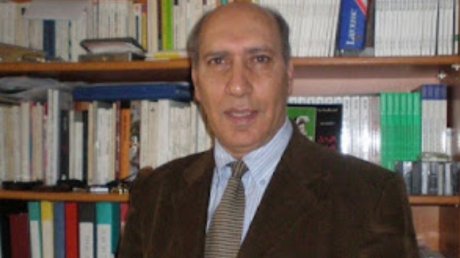 أكثر من عشرة كتب تنتظر النشر للكاتب والمترجم التونسي أبو بكر العيادي