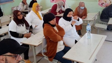 قفصة..اضراب حضوري بكافة المعاهد والاعداديات بالرديف اثر اعتداء تلميذة على استاذة