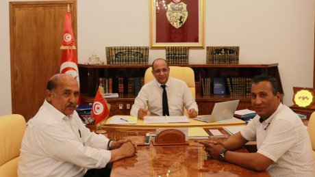 ممثلا الجامعة العامة للاعلام وجامعة مديري الصحف يجتمعان مع وزير الشؤون الاجتماعية