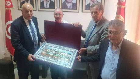 سفير فلسطين بتونس ووزير الرياضة والشباب الفلسطيني في ضيافة الاتحاد