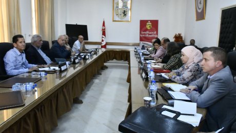 تواصل المفاوضات بين الاتحاد والحكومة حول برقية الاضراب في القطاع العام