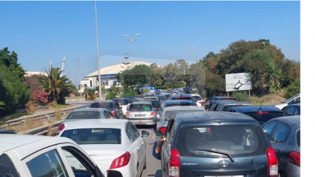 اختناق مروري في مدخل ملعب رادس