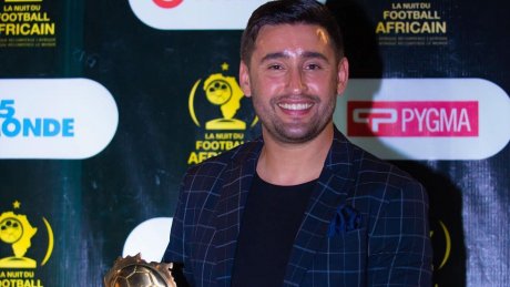 خلال ليلة الرياضة الافريقية بالكونغو .."اللاعب الدولي السابق كريم حقي يتوج ضمن احسن لاعبي افريقيا "