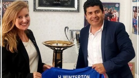 سفيرة بريطانيا بتونس تقدم التهاني للاتحاد المنستيري بطل افريقيا لكرة السلة