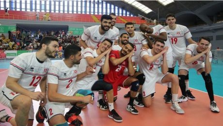 منتخب الكرة الطائرة يستهل مشاركته المتوسطية بالفوز على نظيره الصربي