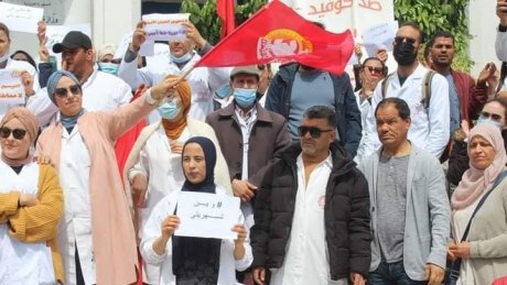 يوم الخميس..اعوان الصحة المتعاقدين والوقتيين ينفذون يوم غضب بوزارة الصحة ويحملون الشارة الحمراء بكل المؤسسات الصحية