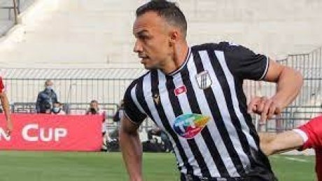 النادي الصفاقسي يعلن تجديد عقد شادي الهمامي
