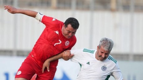 قدماء المنتخب التونسي ينتصرون وديا على قدماء المنتخب الجزائري