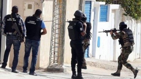 اصدار تسع بطاقات ايداع بالسجن ضد شاب وثماني ينتمون الى "خلية الكرم" الارهابية