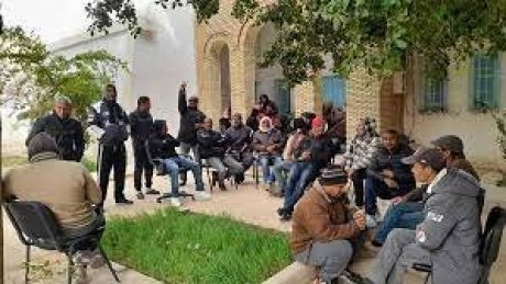 عمال بلا أجور مدة 4 أشهر بشركة البستنة في قبلي والحكومة تفاوض نظراءهم في تطاوين
