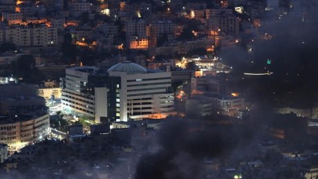 تواصل انتهاكات الاحتلال: شهيدان وإصابات واعتقالات وإخطارات واقتحام للأقصى