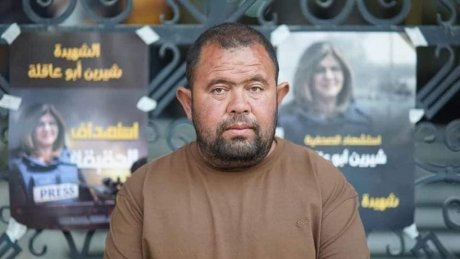 جهاد طنينة.. شاب فلسطيني يشارك في تشييع كل الجنازات ويعود الجرحى أينما كانوا