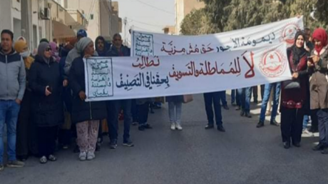 عمال شركة البيئة في قبلي يطالبون كل الأطراف المتداخلة بعقد جلسة على مستوى وزاري