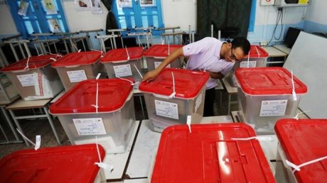 استفتاء 2022: تواصل عمليات الفرز ومساء اليوم الاعلان عن النتائج الأولية
