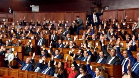 مشروع قانون في المغرب يمنح للرجل رخصة بأسبوعين مدفوعة الاجرعند ولادة أحد الأبناء