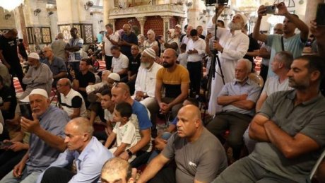 فلسطينيون يحيون ذكرى الهجرة النبوية الشريفة برحاب المسجد الأقصى