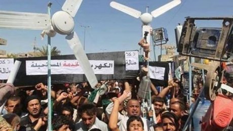 العراق بلا كهرباء ظلام خانق وشوارع تطلب "النور"