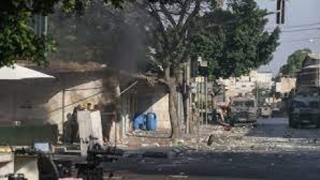 مقتل ثلاثة فلسطينيين بينهم قائد في كتائب الأقصى في عملية إسرائيلية في الصفة الغربية