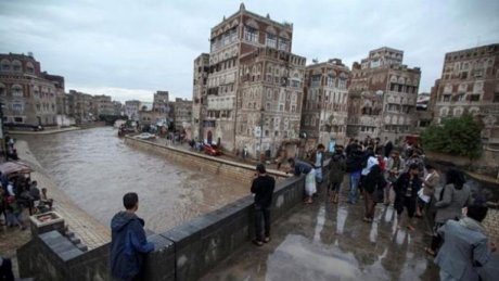 سيول اليمن تخلف 14 قتيلا ودمارا واسعا في صنعاء التاريخية