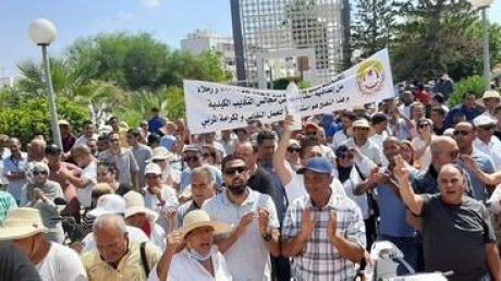 جامعة الثانوي تعلن مقاطعتها "المناظرات الاستثنائية" والتمسك بحق المقصيين والنضال ضد سياسة "التنصيب والتعيين"