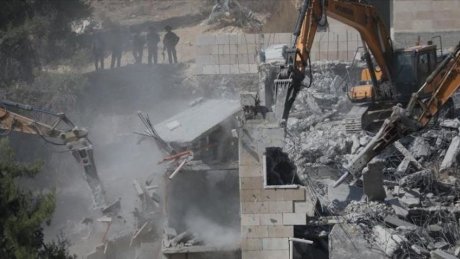 جيش الاحتلال يهدم مساكن ومنشآت فلسطينية