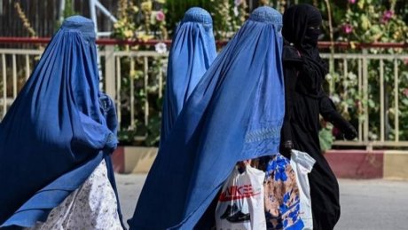 أفغانيات يبعن أولادهن تحت وطأة الجوع