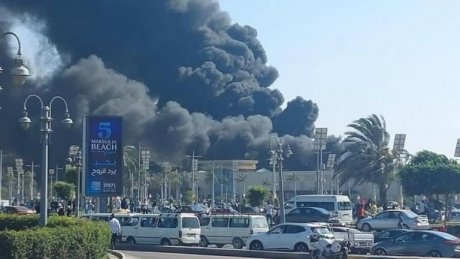 حريق مروع في مول بمحافظة الإسكندرية المصرية