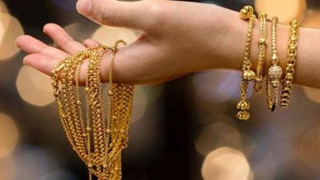 تفكيك شبكة لتهريب المجوهرات تنشط بين تونس والجزائر