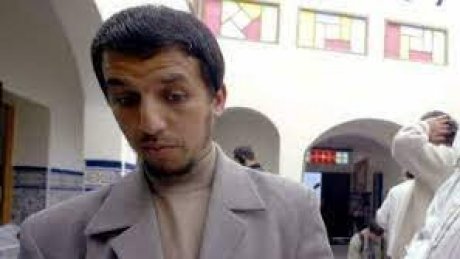 مجلس الدولة الفرنسي يعطي الضوء الأخضر لترحيل إمام مغربي متهم "بالتحريض على الكراهية والتمييز والعنف"
