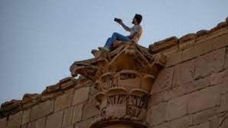 عودة خجولة لسياحة الاثار في شمال العراق بعد طي صفحة تنظيم الدولة الاسلامية