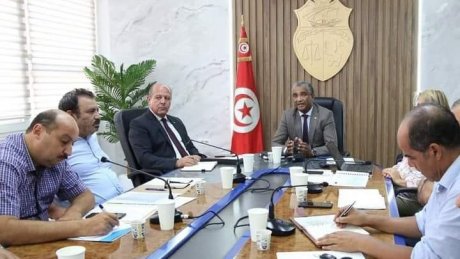 جلسة عمل باشراف وزير الشباب والرياضة لإرساء ثقافة ممارسة الرياضة للجميع والترفيع في نسبة ممارسة الأنشطة البدنية والرياضية لدى كل الفئات