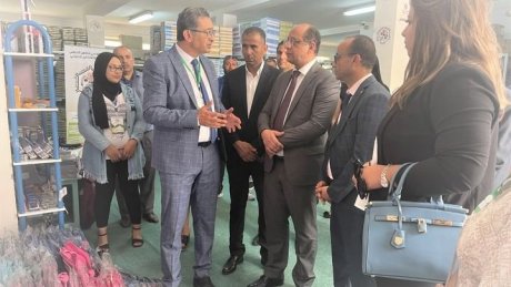وزير الشؤون الاجتماعية يزور مؤسسات اجتماعية بولاية منوبة ويعطي إشارة انطلاق توزيع المساعدات المدرسية