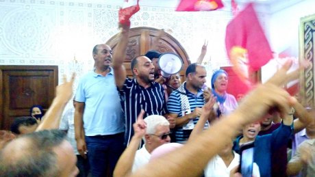 على أبواب العودة الدراسية: عملة التربية بجهة تونس غاضبون