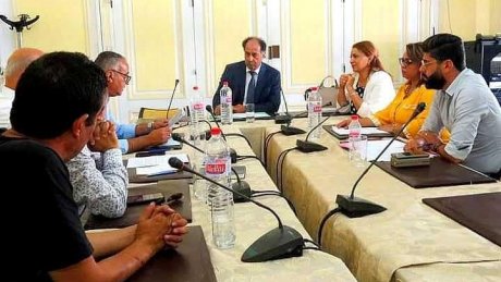 جلسة عمل حول اقتطاع ايام اضراب سابق لأعوان بلدية تونس