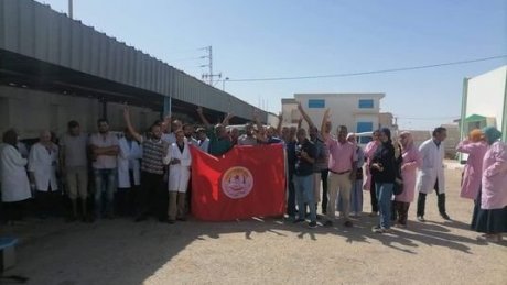 وقفة احتجاجية بمستشفى بئر علي بن خليفة دفاعا عن الحقوق المكتسبة للاعوان ودفعا لتنقية المناخ الاجتماعي داخل المؤسسة