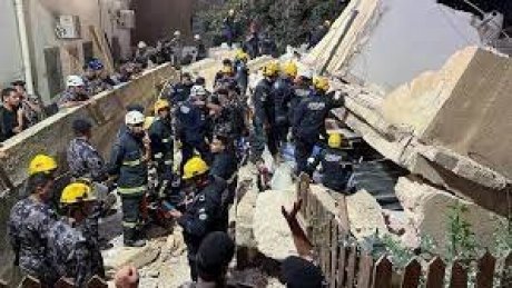 ارتفاع حصيلة انهيار مبنى في الأردن الى 13 قتيلًا