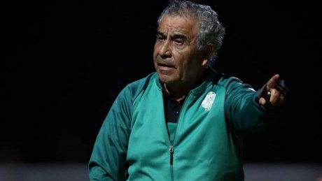 فوزي البنزرتي يصل الجزائر.. وناديه دون ملعب