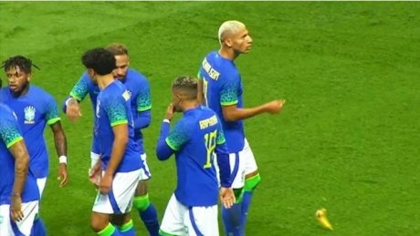 الاتحاد البرازيلي يستهجن رشق بعض أنصار المنتخب التونسي لمهاجمه ريتشاليسون بالموز